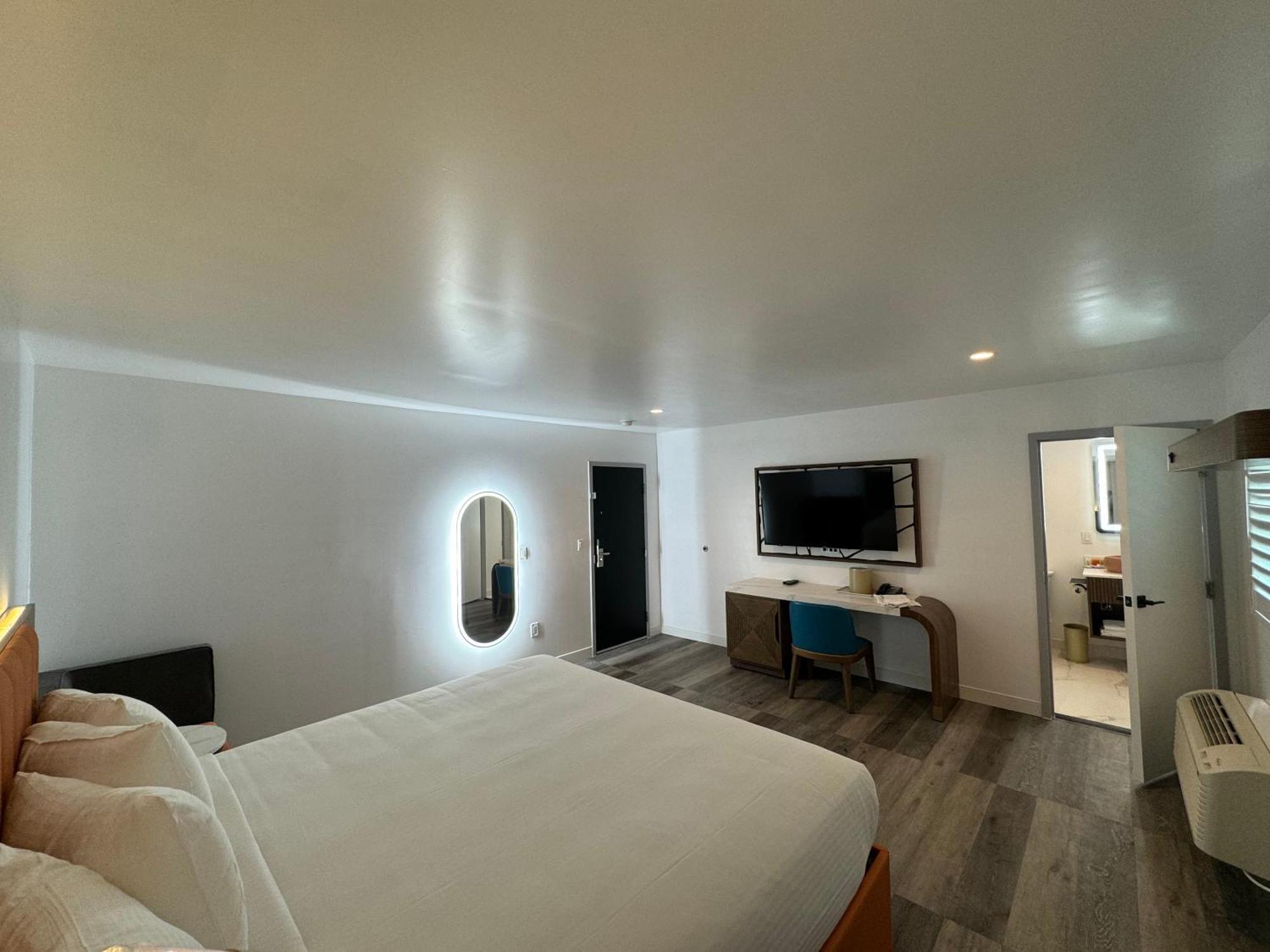 Hotel Rudra - Hollywood Los Angeles Room photo